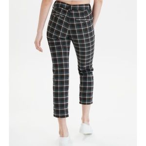 🆕 American Eagle Skinny High-Waist Plaid Print Pants. (Waist Size 38”)